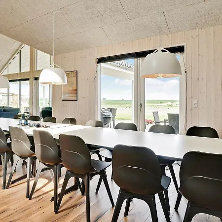 18 Person In Vakantiehuis Bogense