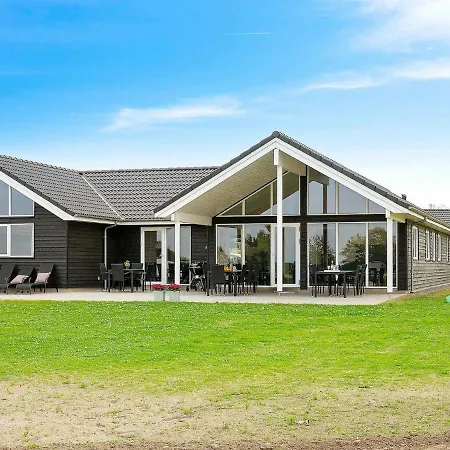 18 Person In Vakantiehuis Bogense