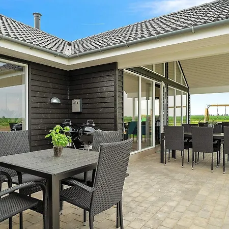 Tatil Evi 18 Person In Bogense