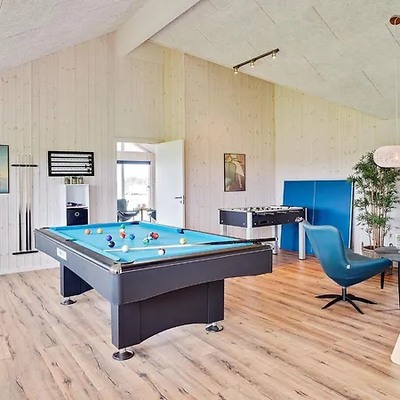 Tatil Evi 18 Person In Bogense