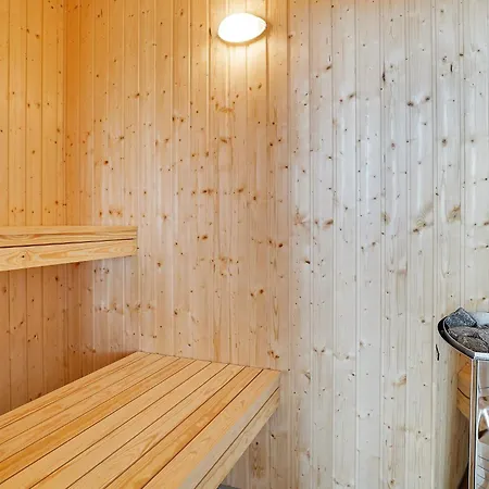 18 Person In * Bogense